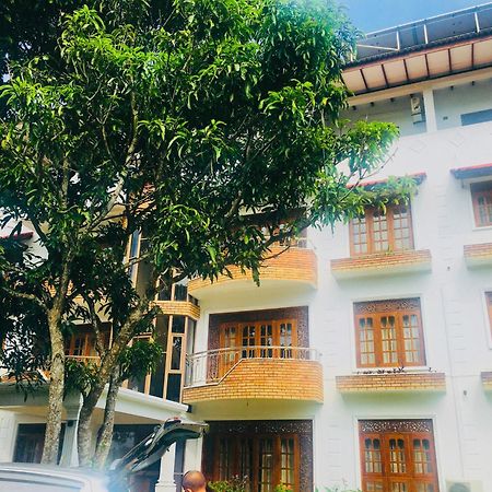 דיקוולה Mount House Hotel Apartment מראה חיצוני תמונה