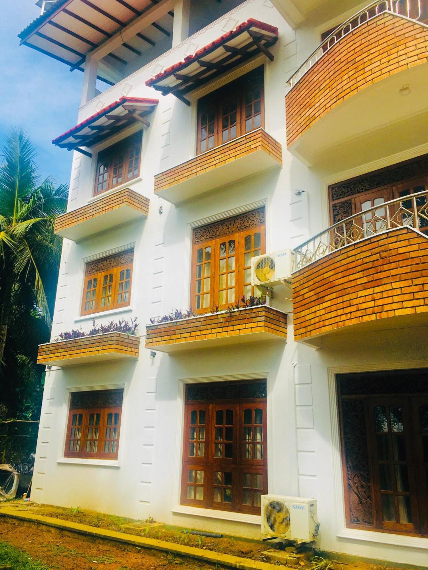 דיקוולה Mount House Hotel Apartment מראה חיצוני תמונה