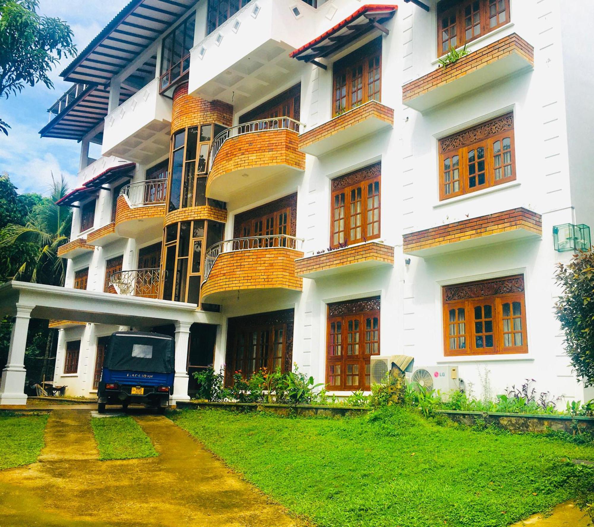 דיקוולה Mount House Hotel Apartment מראה חיצוני תמונה